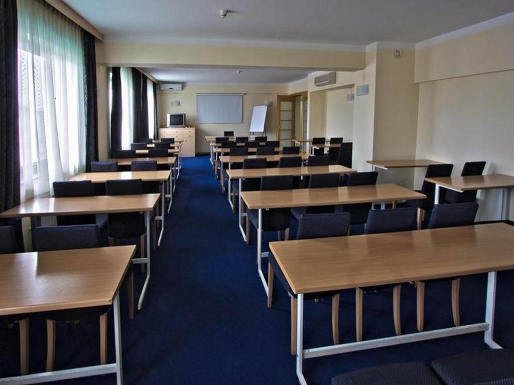 Hotel Cubic Laktaši Buitenkant foto