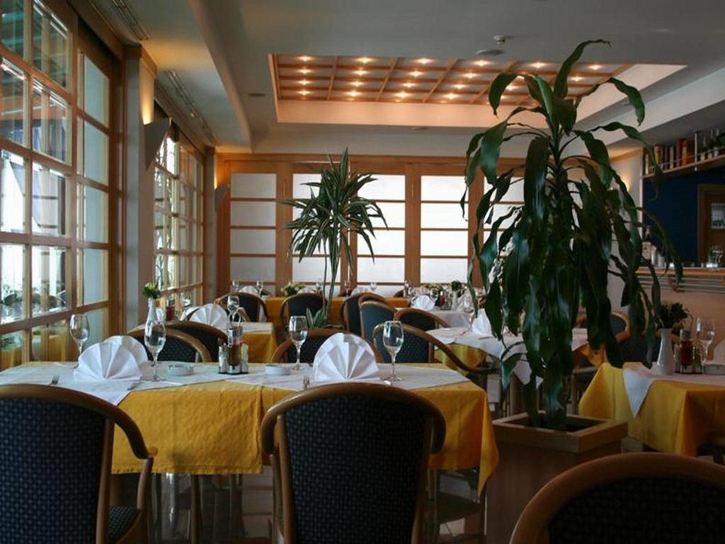 Hotel Cubic Laktaši Buitenkant foto