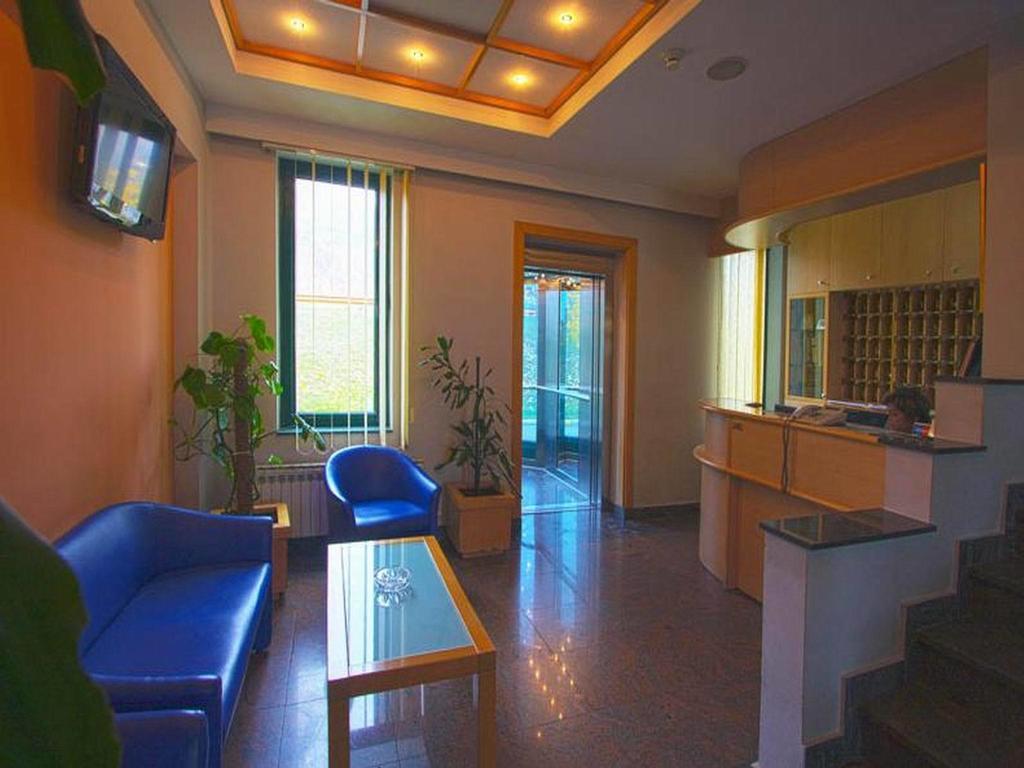 Hotel Cubic Laktaši Buitenkant foto