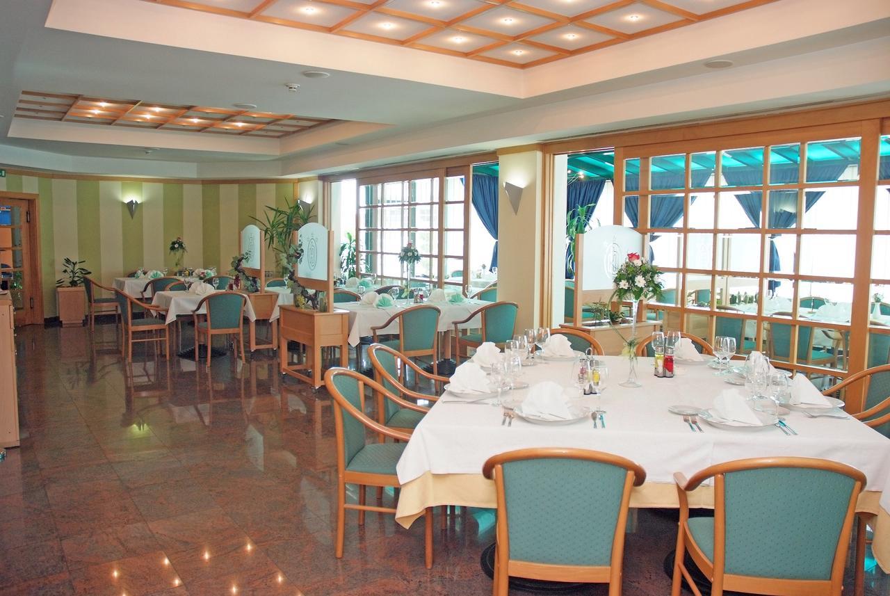 Hotel Cubic Laktaši Buitenkant foto