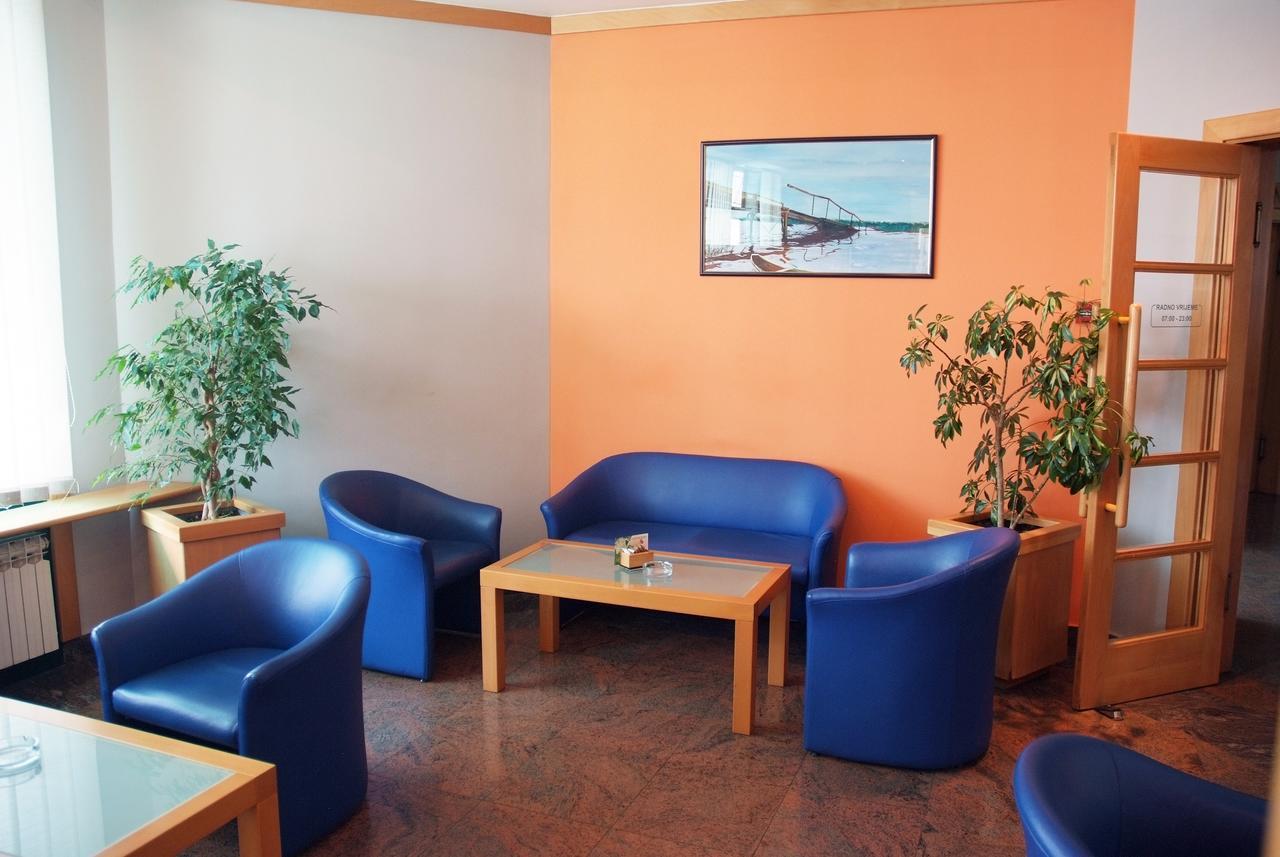 Hotel Cubic Laktaši Buitenkant foto