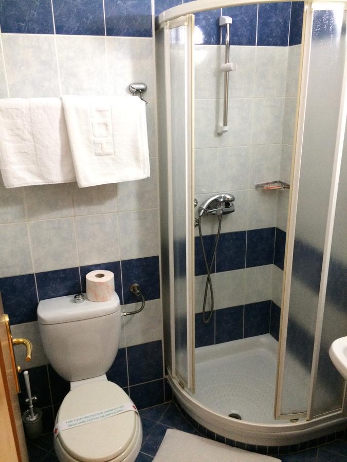 Hotel Cubic Laktaši Buitenkant foto