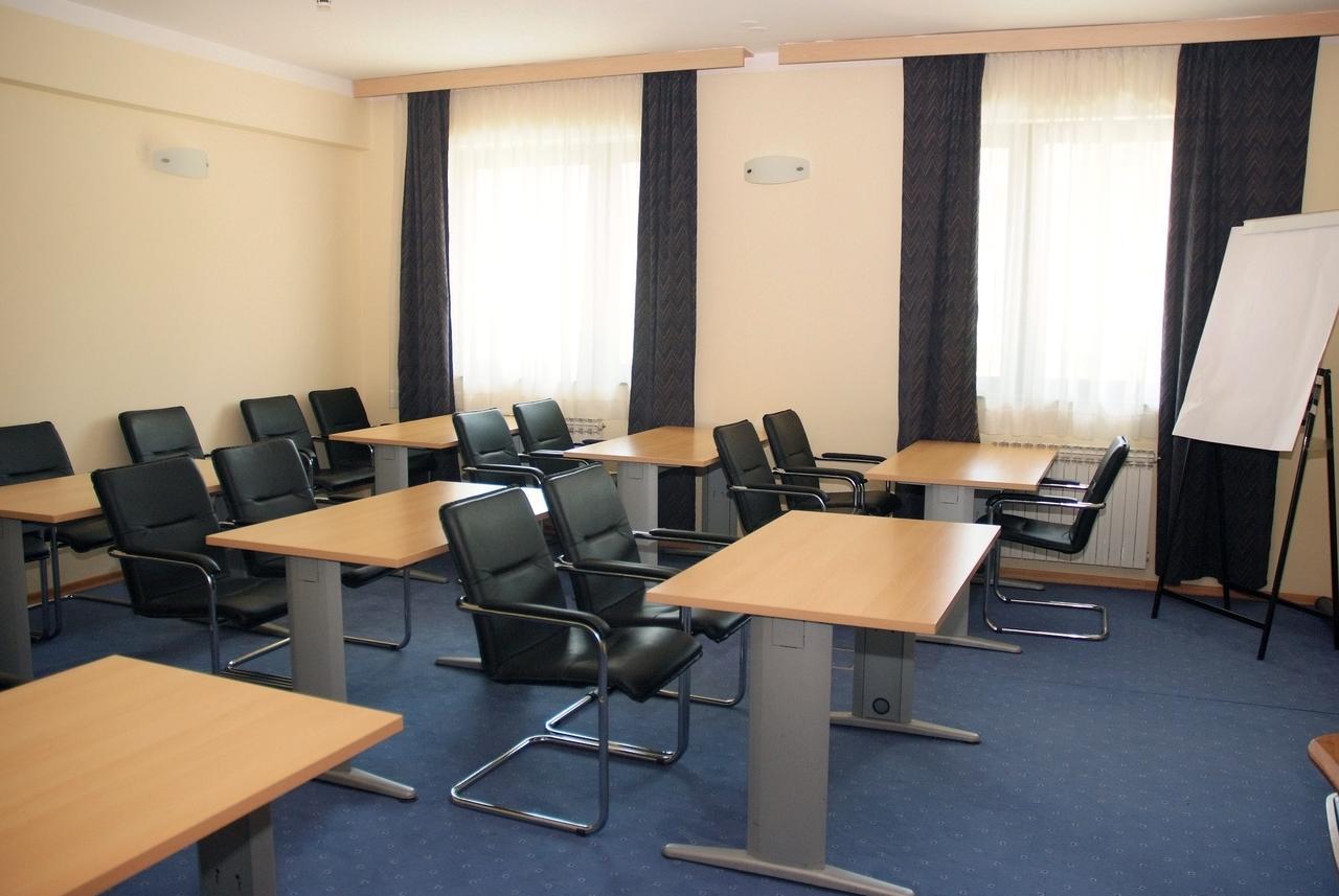 Hotel Cubic Laktaši Buitenkant foto